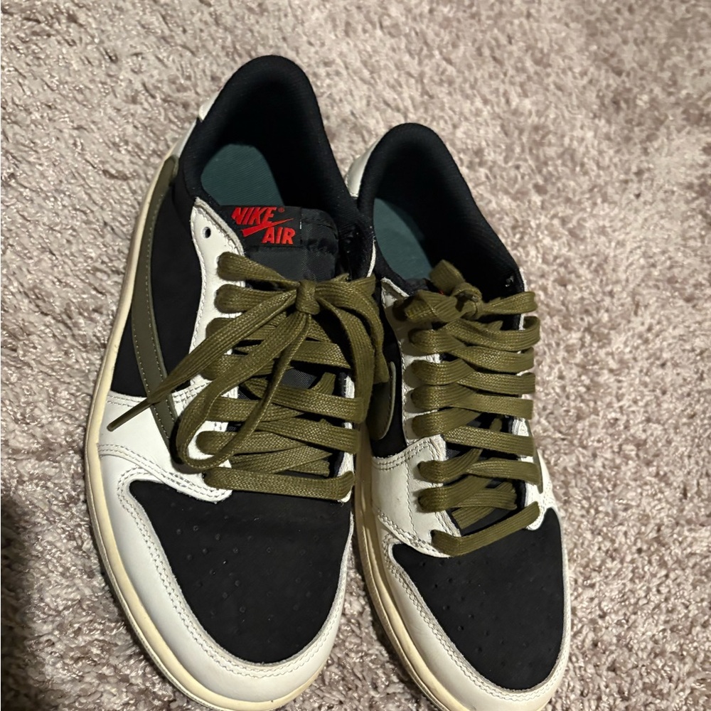 Nike Air Men's Black and White Sneakers